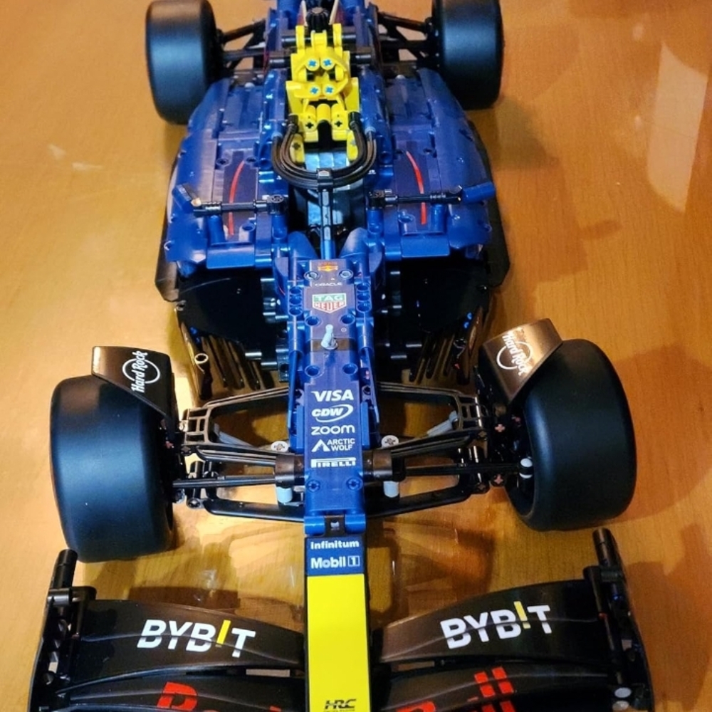 Lego Technic Racing Car - Blue, Red, Yellow - Picture 16 of 16